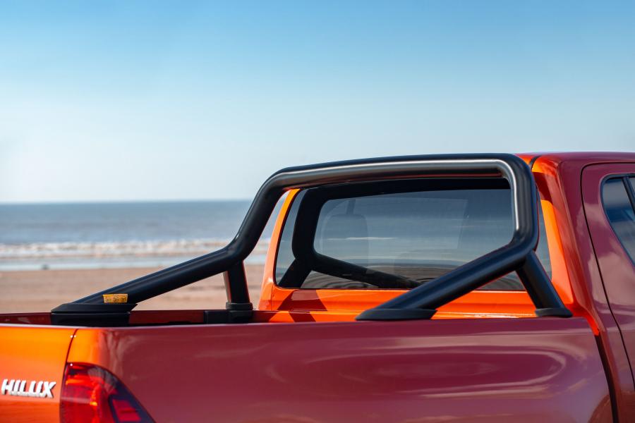 Детали экстерьера Toyota Hilux Invincible X Double Cab 2018 года  (UK) (фото 10 из 40)